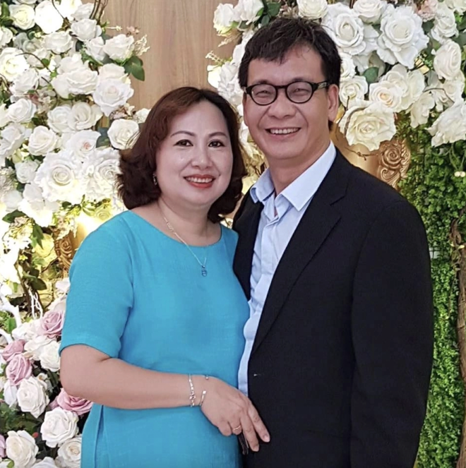 NSƯT Đức Khu&ecirc;: Hơn 3 thập kỷ gắn b&oacute; với vợ đồng nghiệp - Ảnh 4.