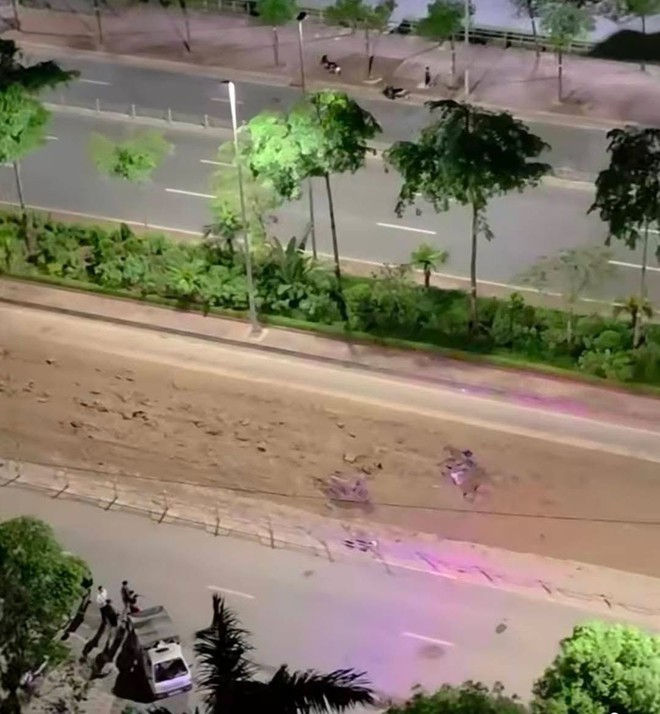 Hà Nội truy tìm xe tải gây tai nạn Do rải bùn đất trên đường Võ Chí Công - Ảnh 1. Hà Nội truy tìm xe tải gây tai nạn Do rải bùn đất trên đường Võ Chí Công - Ảnh 1.
