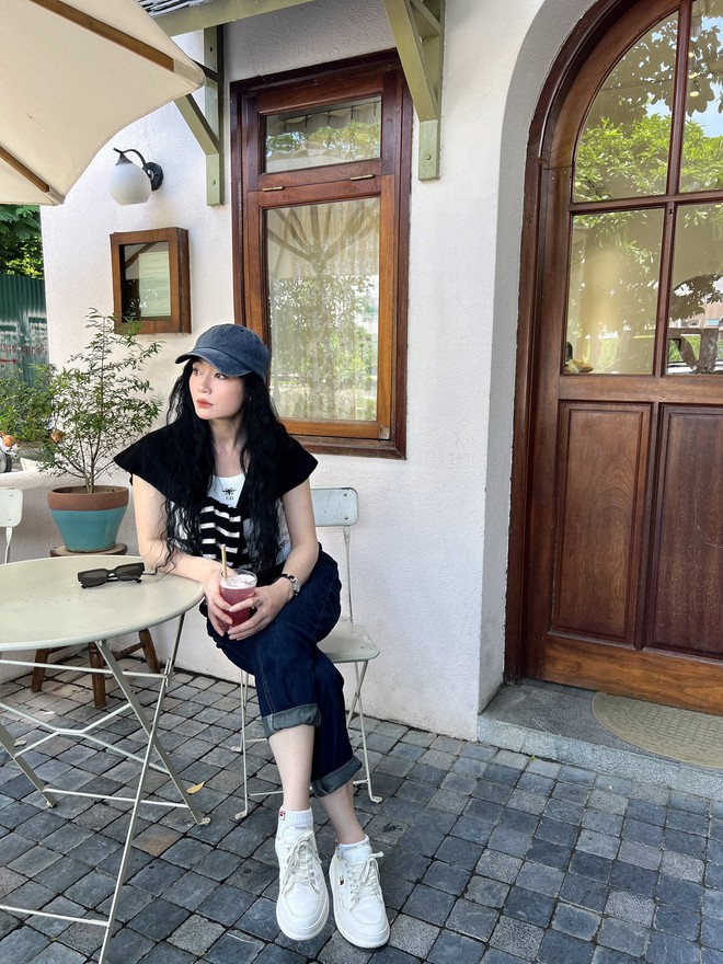 'Mẹ chồng' Phương Oanh: Tỏa s&aacute;ng thực sự chưa bao giờ nằm ở &aacute;nh đ&egrave;n s&acirc;n khấu ch&oacute;i l&ograve;a - Ảnh 1.