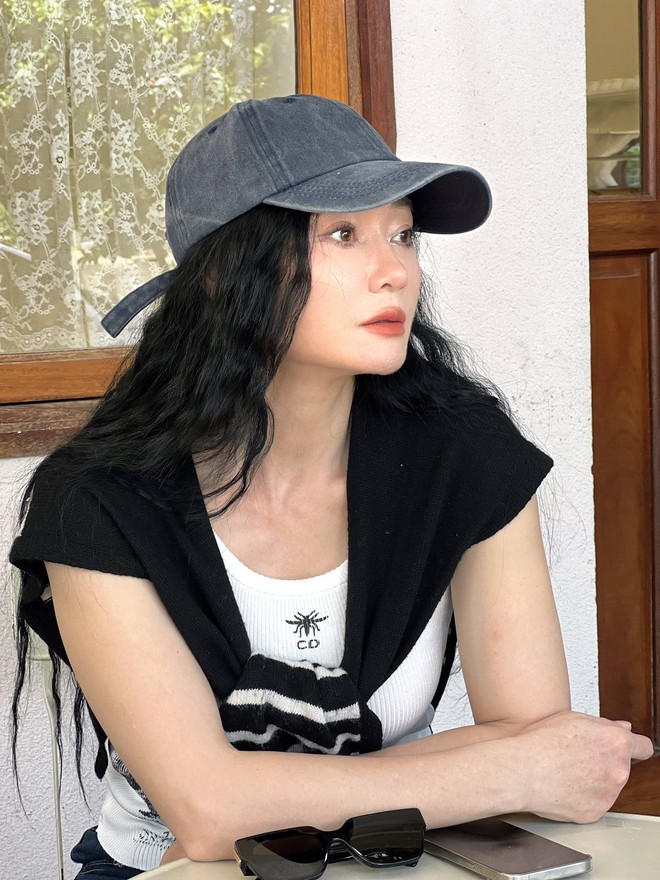 'Mẹ chồng' Phương Oanh: Tỏa s&aacute;ng thực sự chưa bao giờ nằm ở &aacute;nh đ&egrave;n s&acirc;n khấu ch&oacute;i l&ograve;a - Ảnh 2.