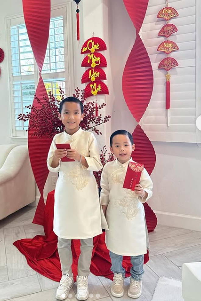 2 con trai Hoa hậu Phạm Hương càng lớn càng điển trai, sống trong môi trường chuẩn 'rich kid' tại Mỹ - Ảnh 2.