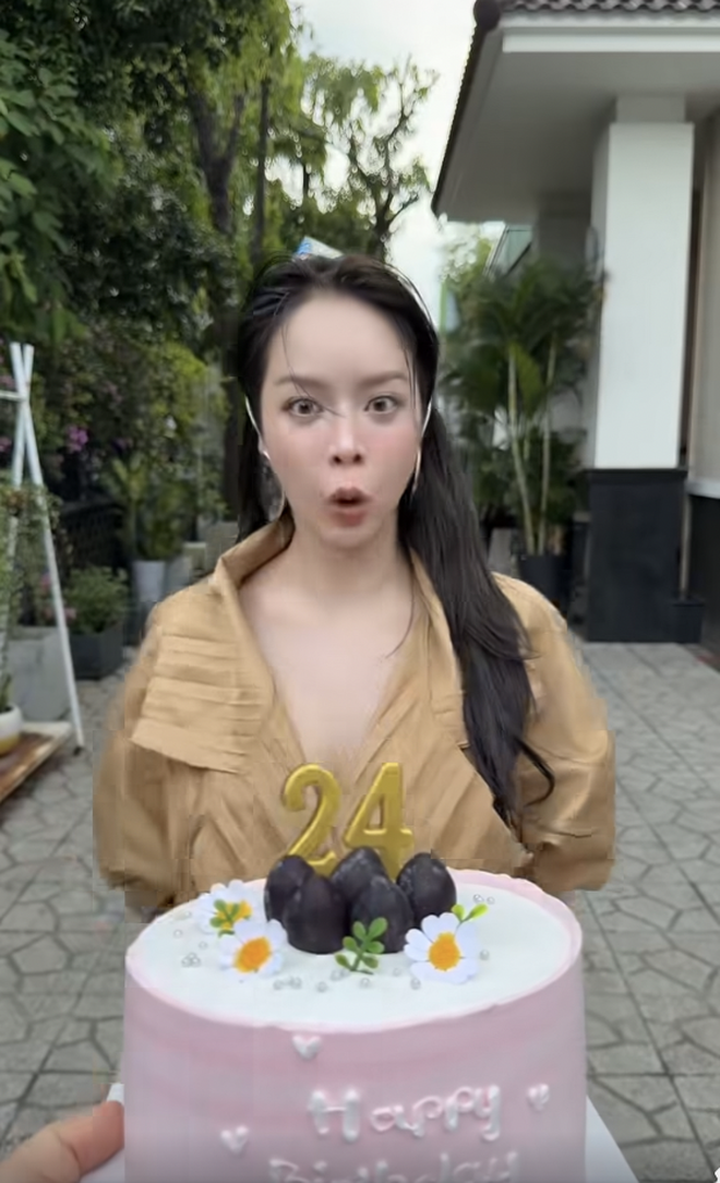 Hoa hậu thanh thủy ở tuổi 24: H&agrave;nh tr&igrave;nh lan tỏa y&ecirc;u thương đến cộng đồng - Ảnh 1.