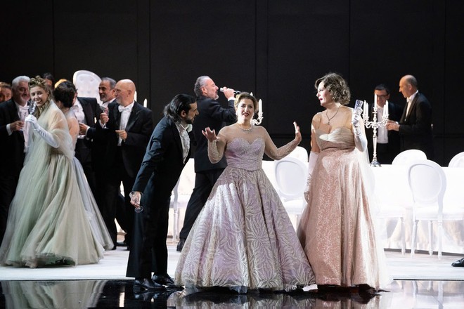 Thưởng thức kiệt t&aacute;c opera La Traviata như ở &Yacute; ngay tại Việt Nam  - Ảnh 4.
