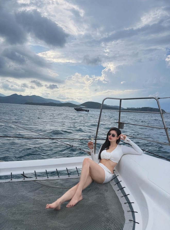 Trương Quỳnh Anh sau 10 năm ly h&ocirc;n: Cuộc sống B&igrave;nh y&ecirc;n v&agrave; hạnh ph&uacute;c Hiện tại - Ảnh 6.