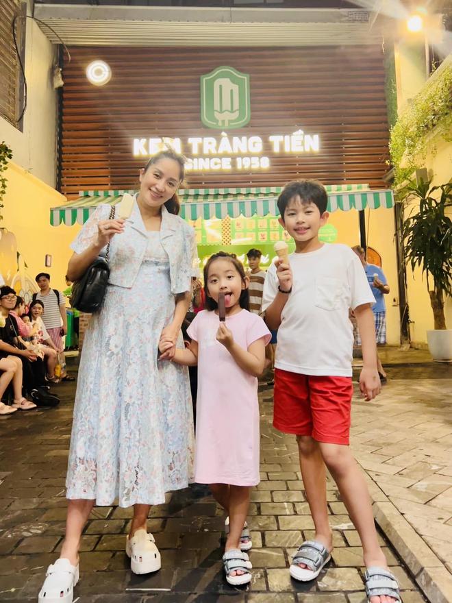 Kh&aacute;nh Thi nhắc Phan Hiển khoe kh&eacute;o 'của để d&agrave;nh' - Ảnh 1.