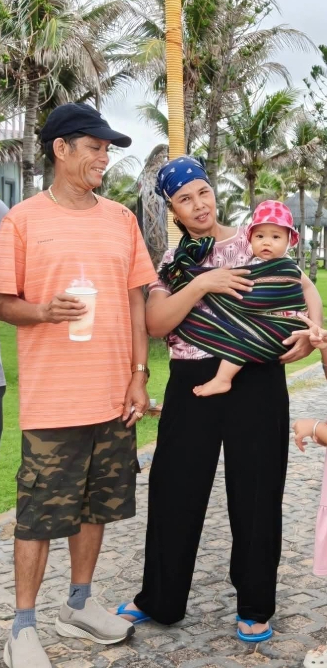 Mẹ đẻ H'Hen Ni&ecirc; lại g&acirc;y ch&uacute; &yacute;  - Ảnh 1.