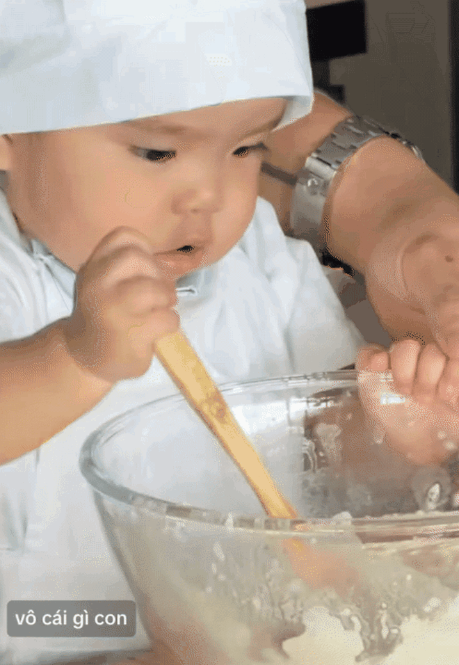 Khoảnh khắc đáng yêu của bé Gạo 1 tuổi nhà Ngô Thanh Vân và Huy Trần - Ảnh 6.