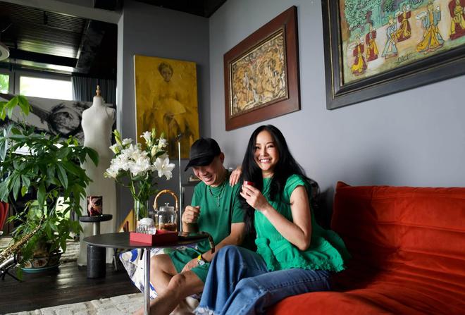 Khoảnh khắc 'Bống' Hồng Nhung khoe ca sĩ Quang Linh đến nhà dạy học gây chú ý - Ảnh 2.