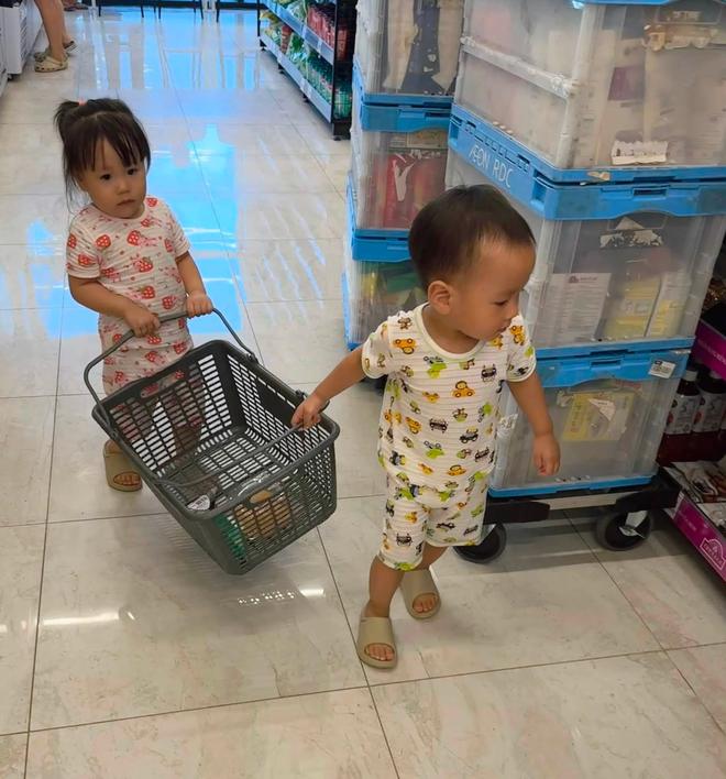 Vẻ ngo&agrave;i dễ thương của con trai Phương Oanh - Ảnh 4.