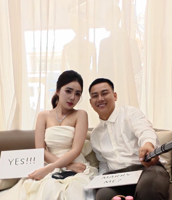 Chân dung vợ sắp cưới kém 9 tuổi của Hoài Lâm - Ảnh 1.