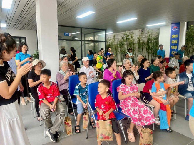 Cơ sở Chăm sóc sức khỏe người cao tuổi ban ngày Long Biên: Khởi đầu ngày mới bằng sự an tâm - Ảnh 4.