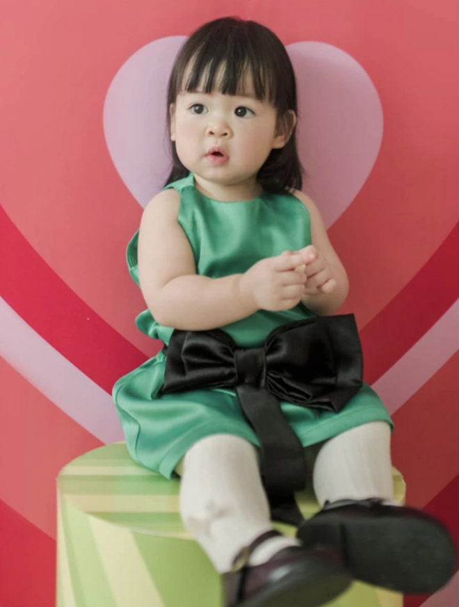 Con g&aacute;i Đỗ Mỹ Linh nổi bật với v&aacute;y hiệu 20 triệu đồng tại s&acirc;n h&agrave;ng Đẫy - Ảnh 6.