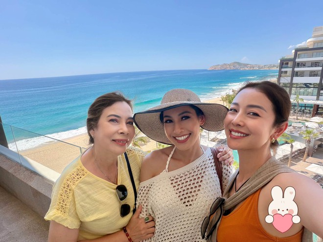 Mẹ ruột v&agrave; em g&aacute;i Hoa hậu Jennifer Phạm g&acirc;y ch&uacute; &yacute; - Ảnh 2.