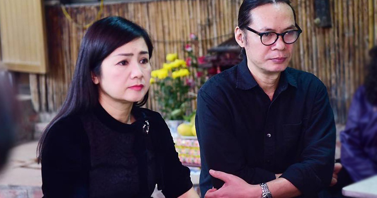 Nam NSND diễn xong ngồi ở sân khấu khóc rưng rức, biết nguyên nhân, ai ...