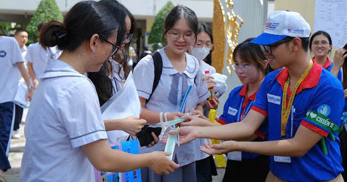 “Tiếp sức mùa thi” 2025 ứng dụng công nghệ AI trong hỗ trợ giúp thí ...