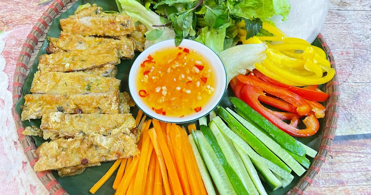 Ram chả cá thác lác cuộn rau củ