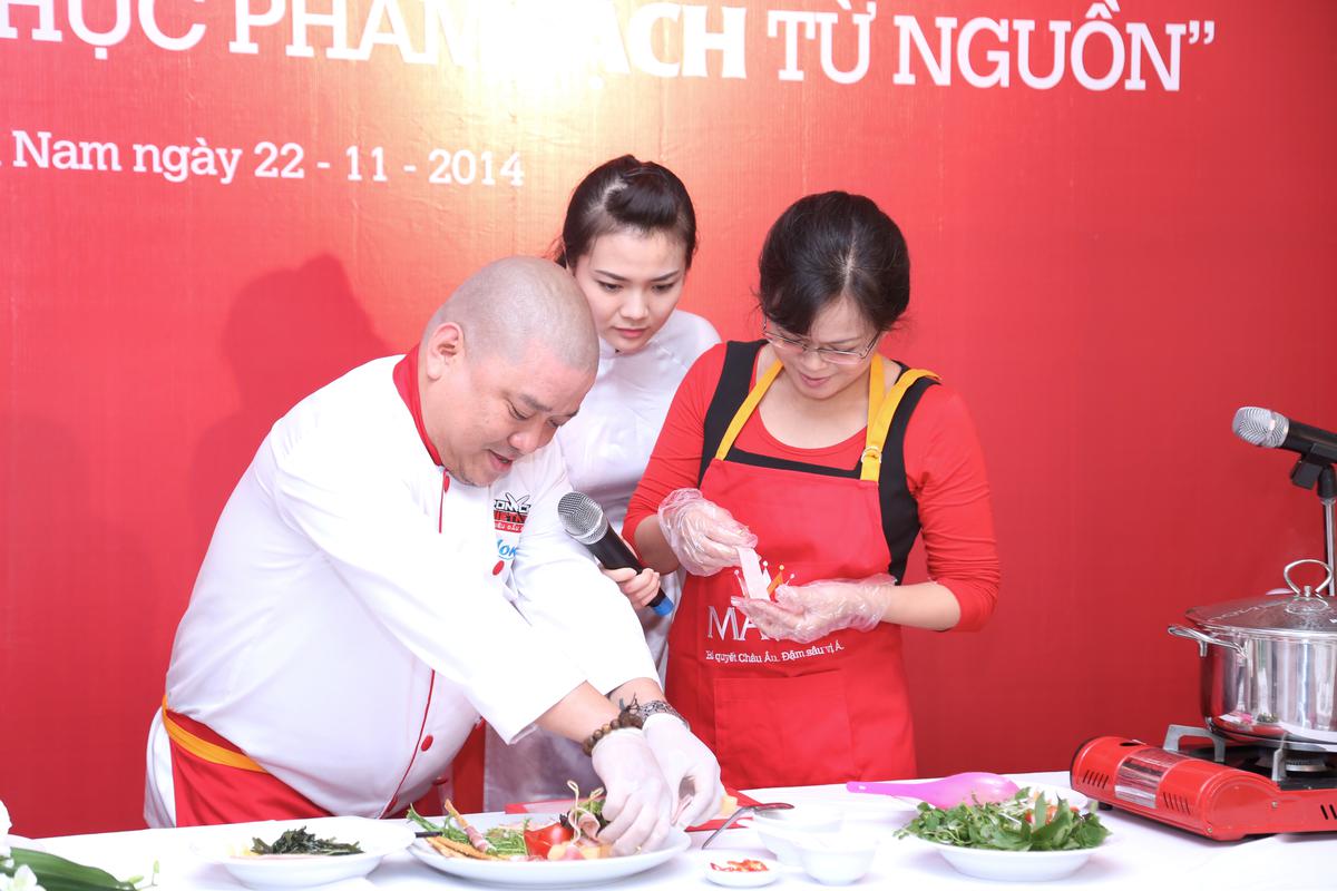 SIÊU ĐẦU BẾP NGUYỄN VĂN TÚ TỰ TIN THỂ HIỆN KỸ NĂNG NẤU ĂN ĐỈNH CAO TRÊN TRUYỀN HÌNH