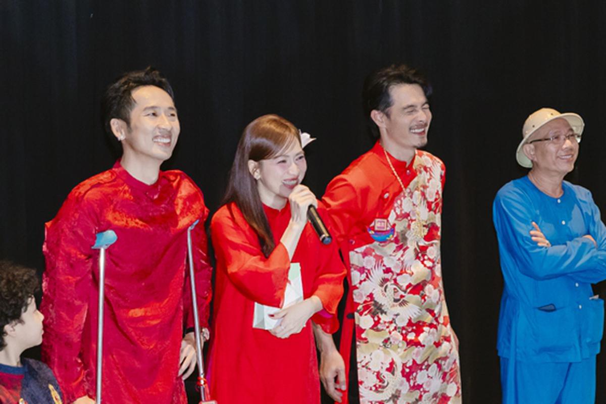 https://giadinh.mediacdn.vn/zoom/1200_800/296230595582509056/2026/2/19/bau-vat-troi-cho-1-17715088862322102702801-0-0-375-600-crop-17715090104661156790254.jpg