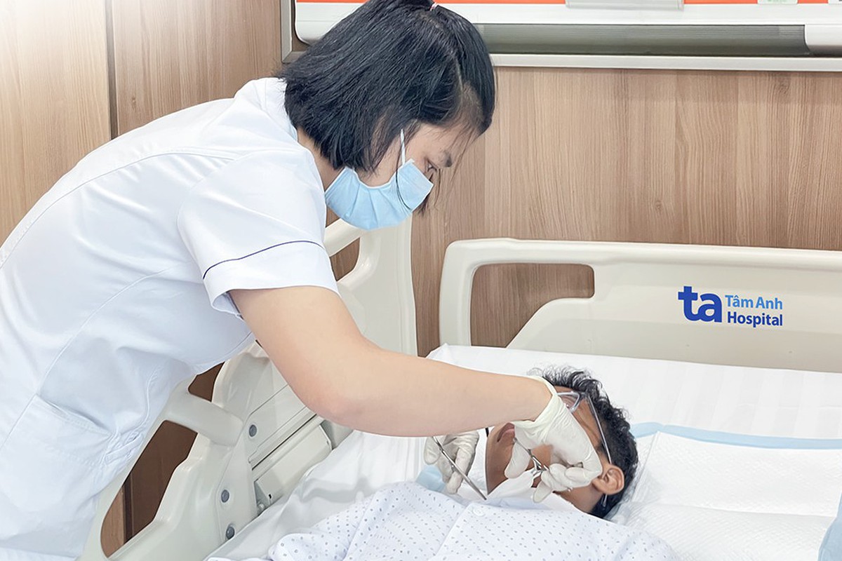 Tưởng chỉ là dấu hiệu dậy thì, thiếu niên 15 tuổi phải phẫu thuật vì mắc cùng lúc 2 bệnh tuyến giáp