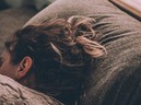 Nữ sinh mắc bệnh nhiễm khuẩn suýt dẫn đến bại liệt do bấm khuyên tai từ 3 tháng trước