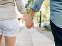 Tại sao phụ nữ thường sống thọ hơn hẳn đàn ông? 4 lý do đưa ra vô cùng thuyết phục!