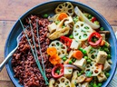 Ăn ngó sen để ngày càng khỏe đẹp và trẻ trung: Chuyên gia khuyến cáo 4 điều cần ghi nhớ!