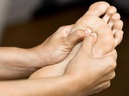 Nhìn bàn chân đoán bệnh: Có 4 điểm bất thường trên bàn chân, cần đi khám thận khẩn cấp