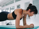 Tập plank tại nhà để bụng phẳng, eo thon, nhiều chị em bị đau lưng nhiều ngày, HLV chỉ ra lỗi sai ai cũng dễ mắc
