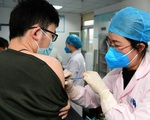 Trùm lừa đảo ở Trung Quốc chế vaccine Covid-19 từ nước muối