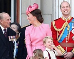 Vợ chồng Công nương Kate và Hoàng tử William tưởng nhớ ông nội khiến dân chúng xúc động