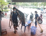 Hàng loạt nhà hàng, quán bia ở Hà Nội dọn dẹp bàn ghế, treo biển tạm dừng phục vụ để chống dịch COVID-19
