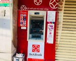 Người đàn ông nghi &quot;ngáo đá&quot; đập phá hàng loạt trụ ATM ở Bình Dương