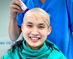 Bác sĩ ở TP.HCM cạo trọc đầu trước khi đến Bắc Giang