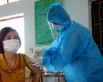 Thứ trưởng Nguyễn Trường Sơn đề nghị Bắc Giang đẩy nhanh tiến độ và đảm bảo an toàn tiêm vaccine COVID-19 cho người dân