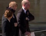 Công nương Kate giúp William và Harry tạo thể thống nhất ở lễ dựng tượng Diana