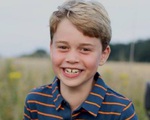 George - con trai cả Hoàng tử William - Công nương Kate: 8 tuổi, chững chạc, điển trai là 'bản sao' của bố