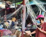 Quận đầu tiên ở Hà Nội phát thẻ đi chợ cho người dân
