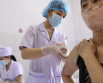 Hướng dẫn mới nhất: Ai thuộc nhóm cần trì hoãn tiêm vaccine COVID-19?