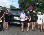Hà Nội: Phát hiện 6 cô gái trên xe ô tô 7 chỗ dùng giấy đi đường giả