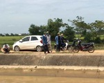 Nghệ An: Bất thường chiếc ô tô đỗ cạnh bờ sông, tìm thấy thi thể 1 phụ nữ