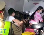 Vụ 15 người trốn trong thùng xe đông lạnh để về quê: Đáng thương nhưng cũng đáng trách