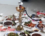 Bắt quả tang 8 nam nữ ăn nhậu khi đang giãn cách, trên mâm có bộ đồ hút shisha: Phạt 120 triệu đồng