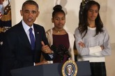 Hai con gái tổng thống Mỹ Obama bị phê bình Hai con gái tổng thống Mỹ Obama bị phê bình