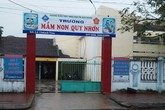 Chuyển trường cho bé bị cô giáo đánh vì đòi đi tiểu Chuyển trường cho bé bị cô giáo đánh vì đòi đi tiểu