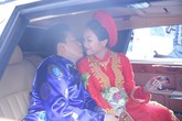 Lam Trường trao Yến Phương nụ hôn ngọt ngào trong ngày cưới Lam Trường trao Yến Phương nụ hôn ngọt ngào trong ngày cưới