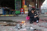 Xót lòng bé 2 tuổi tử vong vì rơi xuống hố ga Xót lòng bé 2 tuổi tử vong vì rơi xuống hố ga