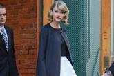 Bộ sưu tập áo khoác đa dạng của Taylor Swift Bộ sưu tập áo khoác đa dạng của Taylor Swift