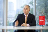 Cậu bé nghèo và “giấc mơ bom tấn” Việt Nam Cậu bé nghèo và “giấc mơ bom tấn” Việt Nam