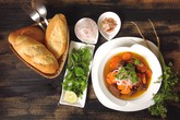 Cuối tuần mát trời làm bò kho ăn đãi cả nhà Cuối tuần mát trời làm bò kho ăn đãi cả nhà