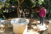 Xuống giếng dọn rác, 2 người tử vong nghi hít phải khí độc Xuống giếng dọn rác, 2 người tử vong nghi hít phải khí độc